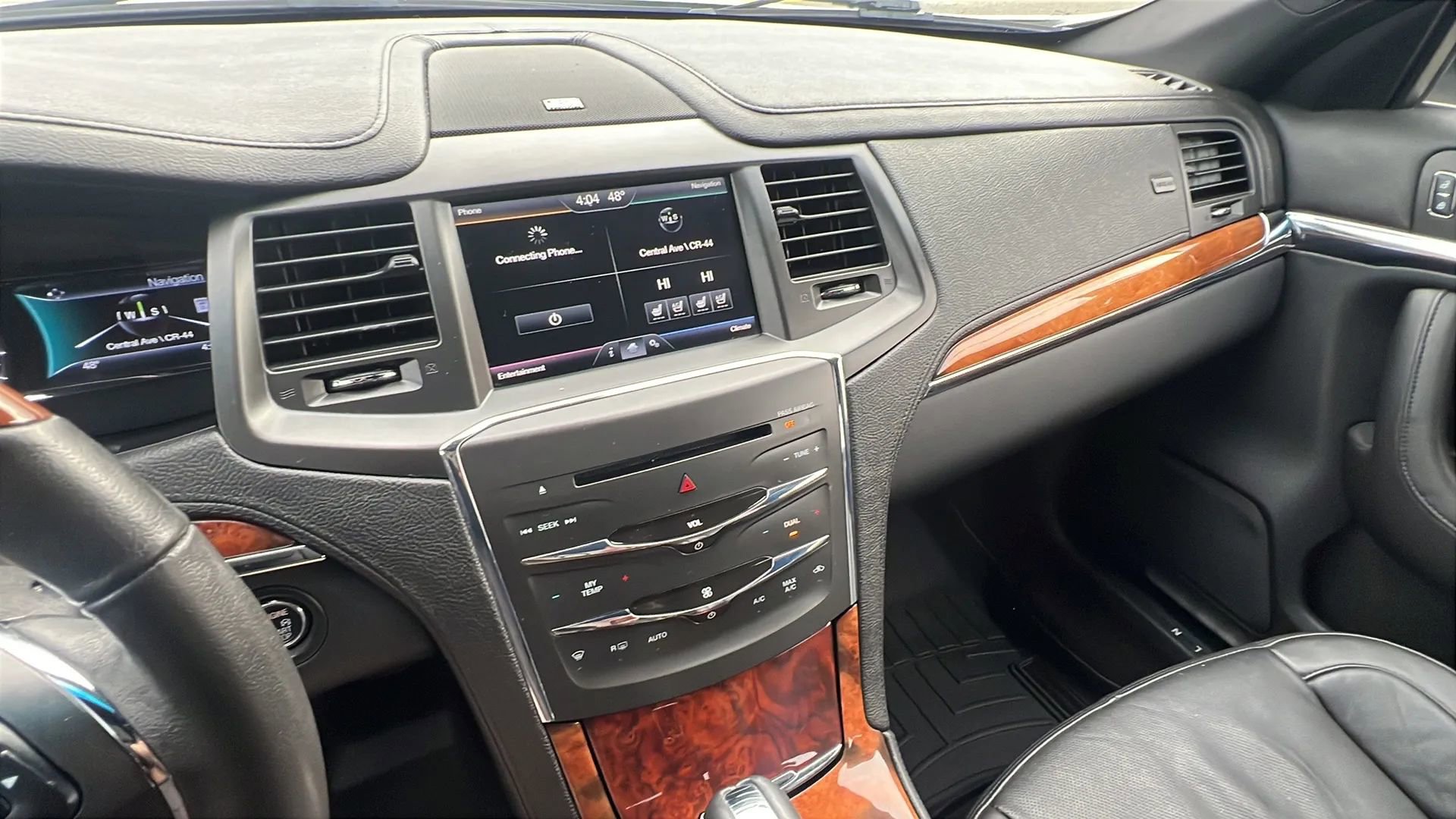 Used 2015 Lincoln MKS AWD w/ Equipment Group 101A image 17