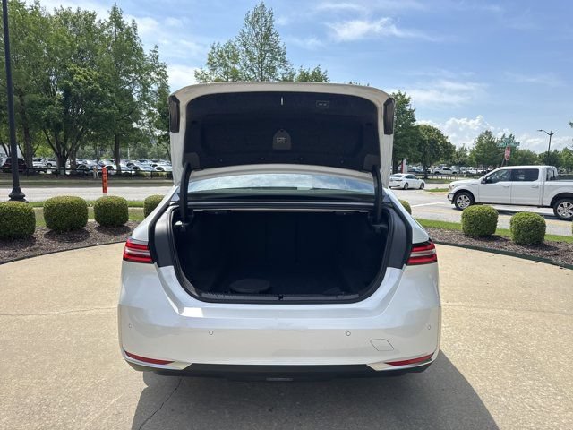 Used 2026 BMW 530i xDrive AWD/4WD image 24