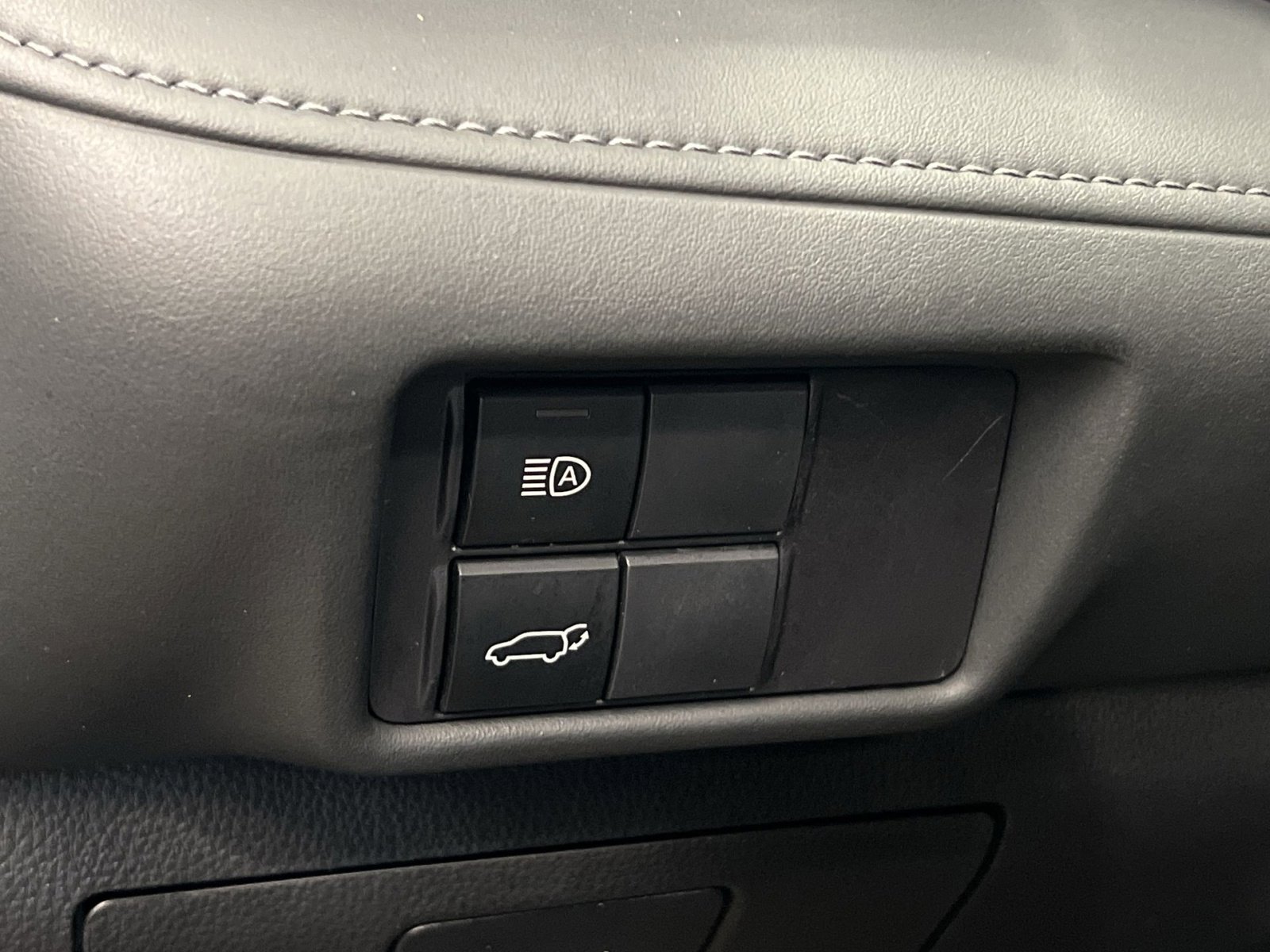 Used 2022 Toyota Highlander XLE image 27