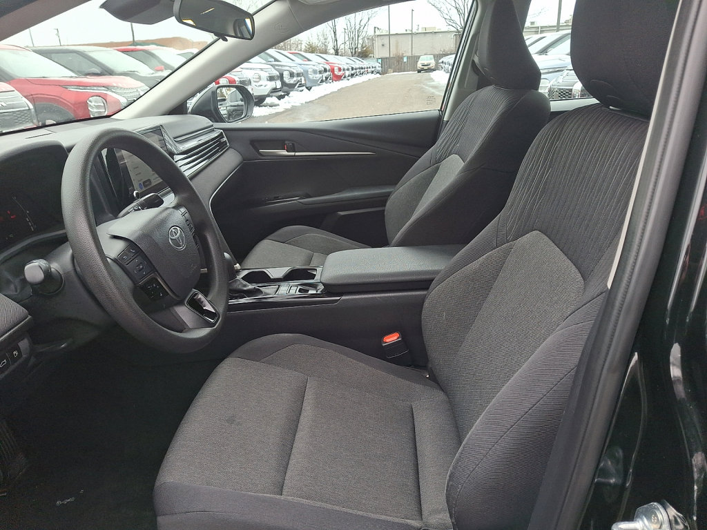 Used 2025 Toyota Camry LE image 23