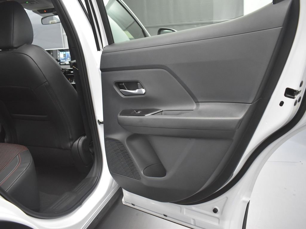 New 2026 Nissan Kicks SR w/ Cold Weather Package image 20