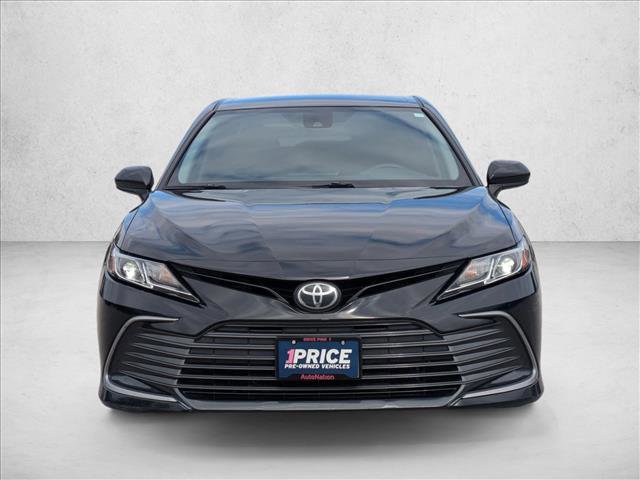 Used 2022 Toyota Camry LE image 2