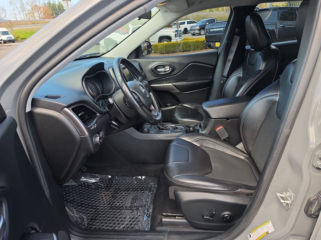 Used 2020 Jeep Cherokee Latitude Plus w/ Cold Weather Group image 21
