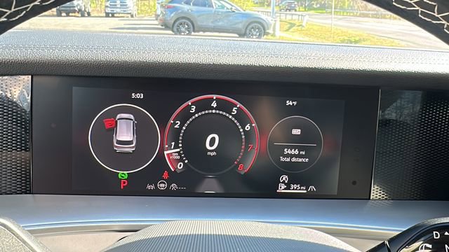 Used 2025 Volkswagen Tiguan SE AWD/4WD image 17