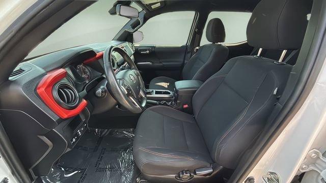 Used 2019 Toyota Tacoma TRD Sport AWD/4WD image 18