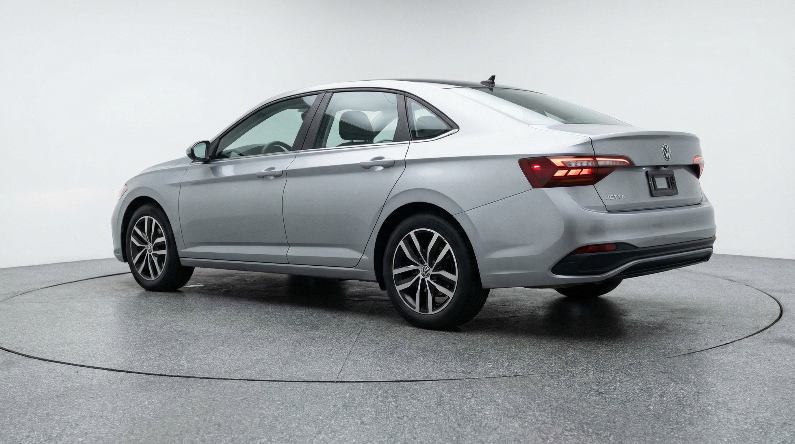 Used 2025 Volkswagen Jetta SE FWD image 6