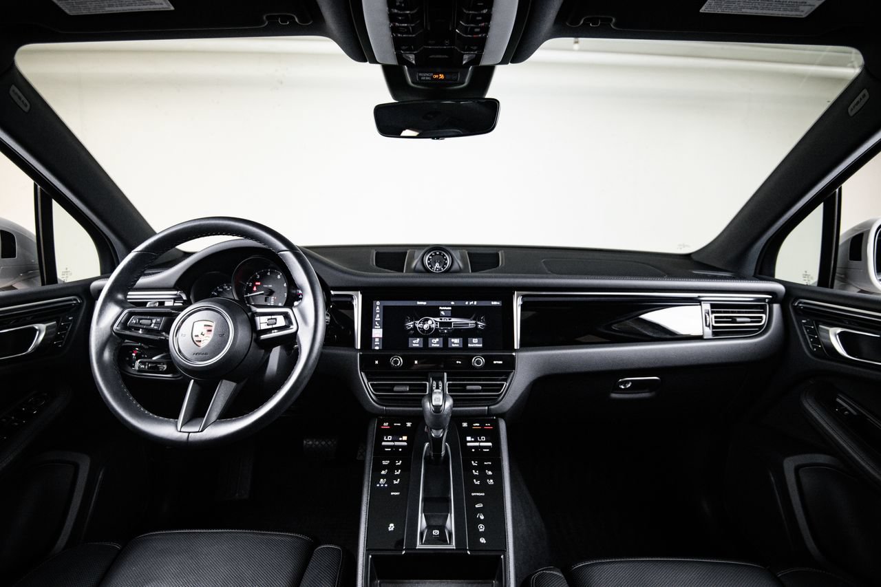 Certified 2023 Porsche Macan AWD/4WD image 25