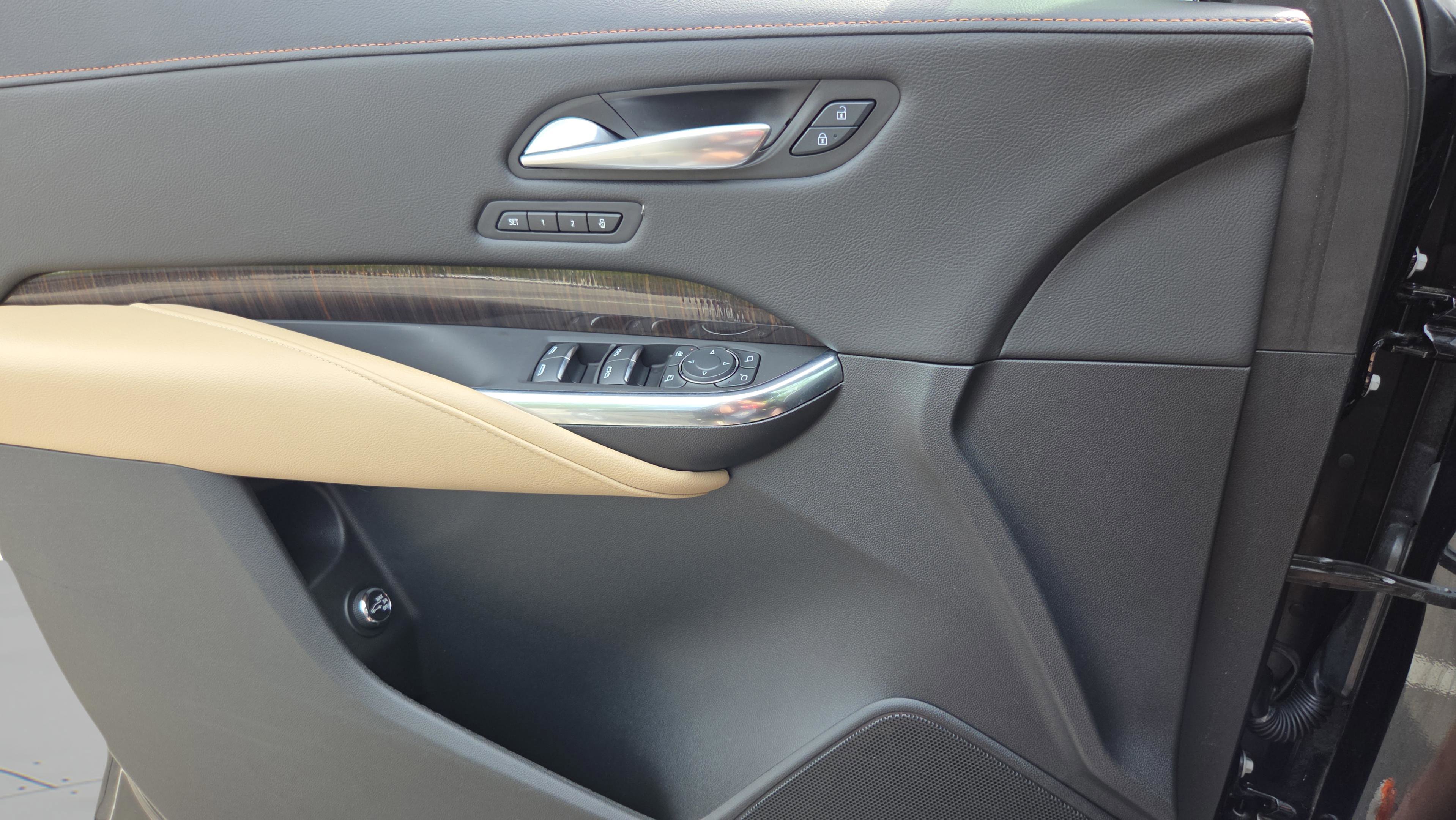 Used 2024 Cadillac XT4 Premium Luxury w/ Cold Weather Package image 5