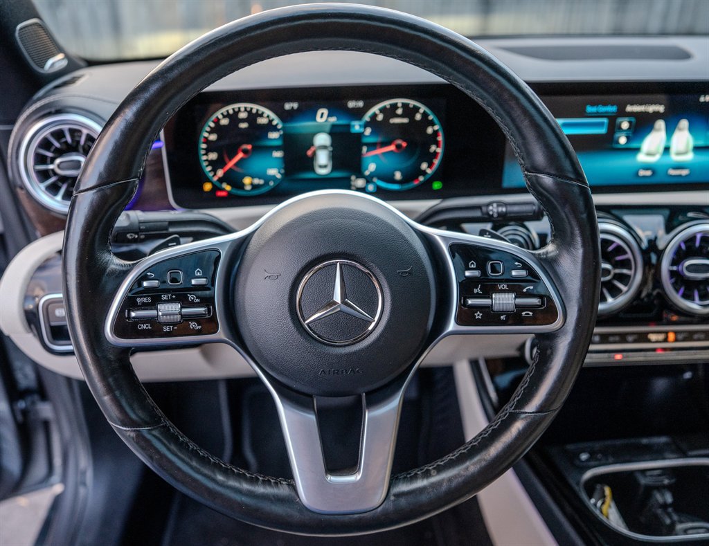 Used 2020 Mercedes-Benz CLA 250 4MATIC image 13