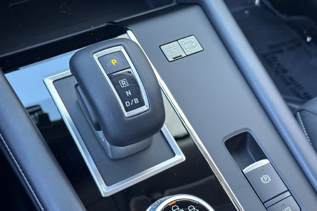 New 2026 Nissan Rogue SL AWD/4WD image 18