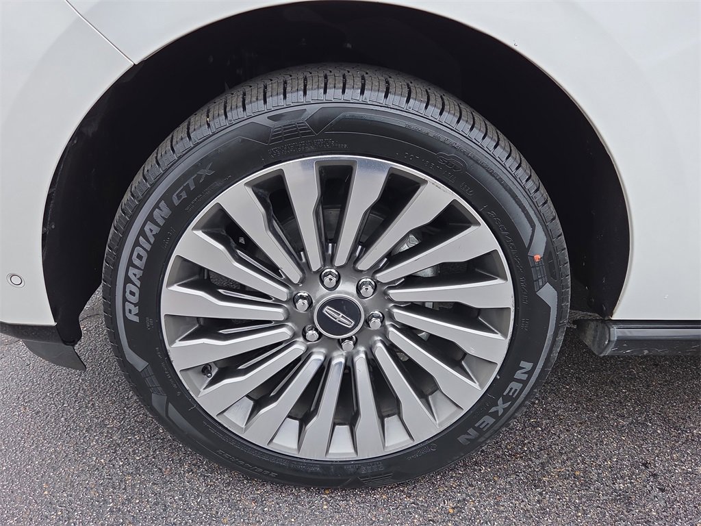 Used 2020 Lincoln Navigator Reserve w/ Luxury Package image 9