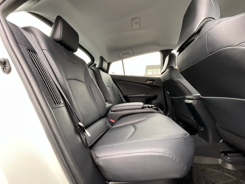 Used 2017 Toyota Prius Prime Advanced image 14