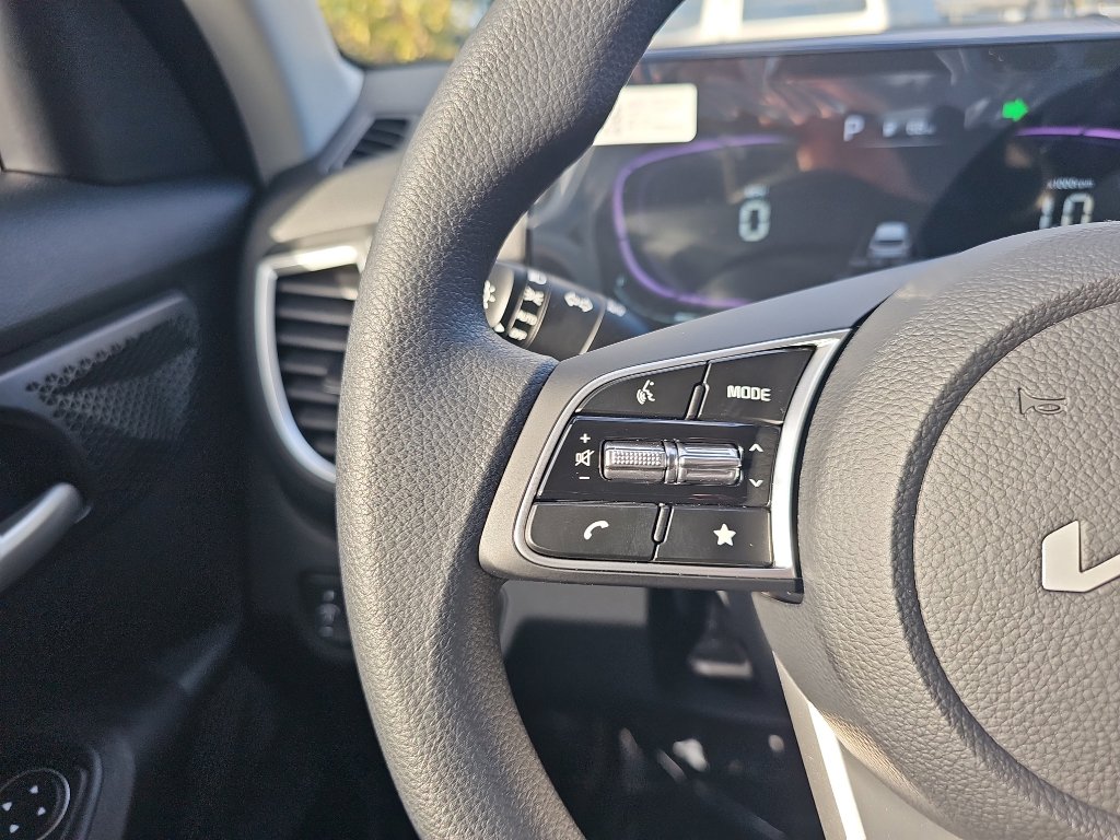 New 2026 Kia Seltos LX image 12