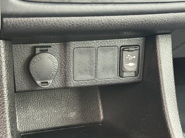 Used 2017 Toyota Corolla LE w/ Carpet Mat Package (TMS) FWD image 25