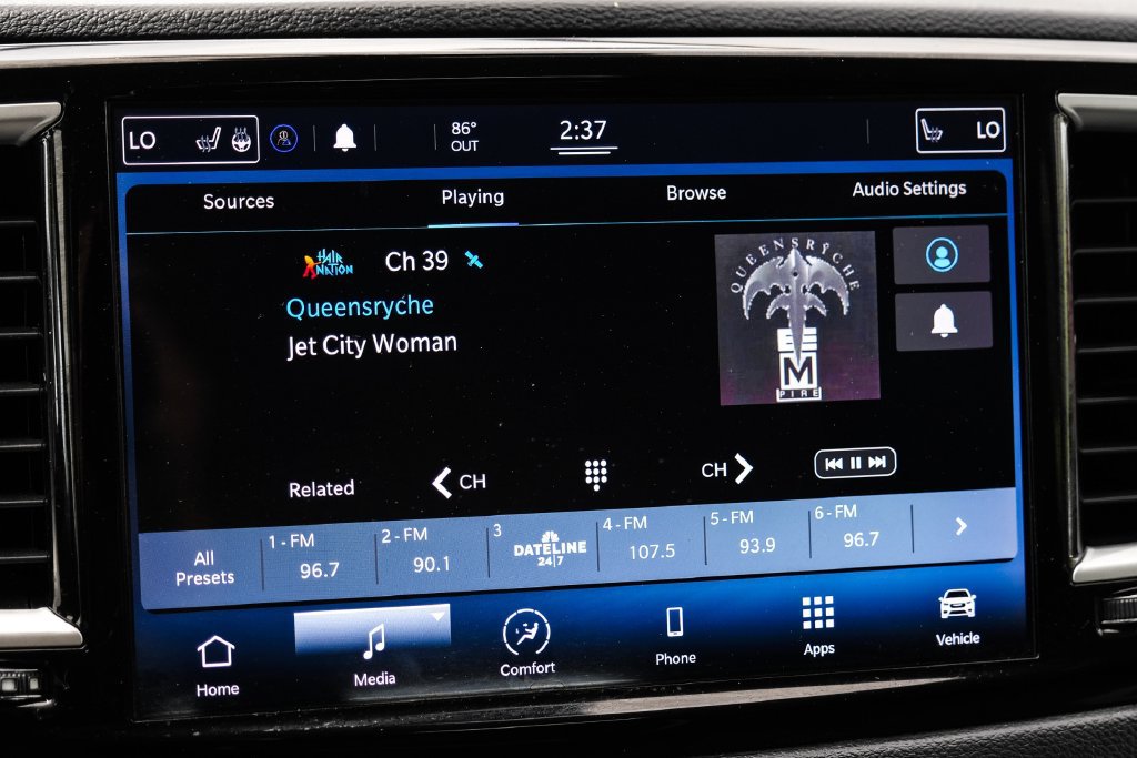 Used 2021 Chrysler Pacifica Touring-L FWD image 29