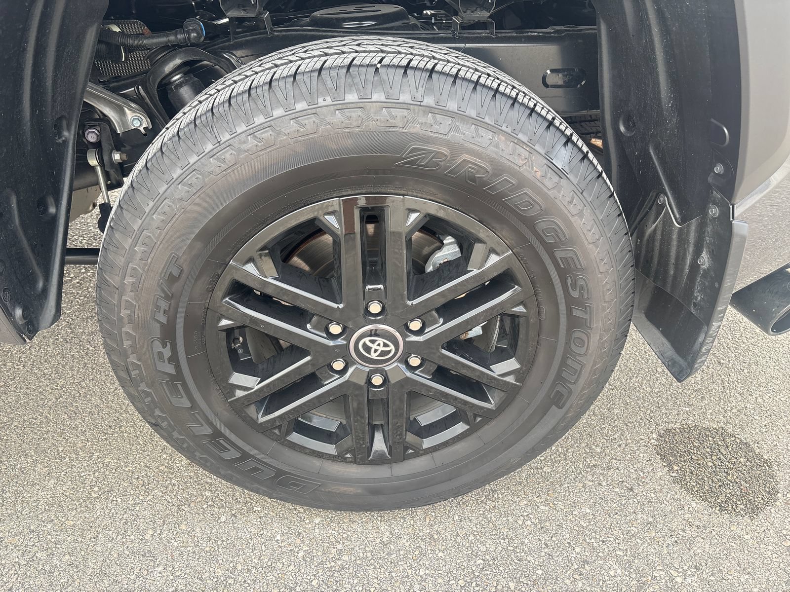 Used 2026 Toyota Tundra SR5 w/ SR5 Convenience Package AWD/4WD image 32