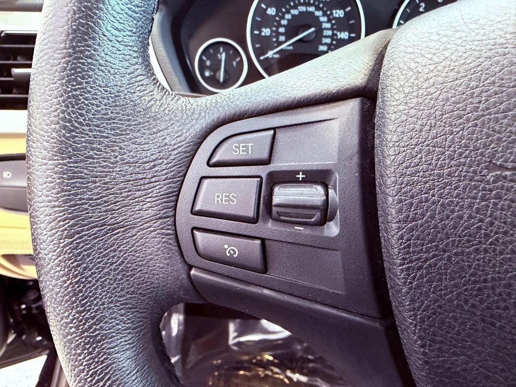 Used 2018 BMW 320i 320i NAV/SUNROOF/BLINDSPOT/1 O w/ Convenience Package image 20