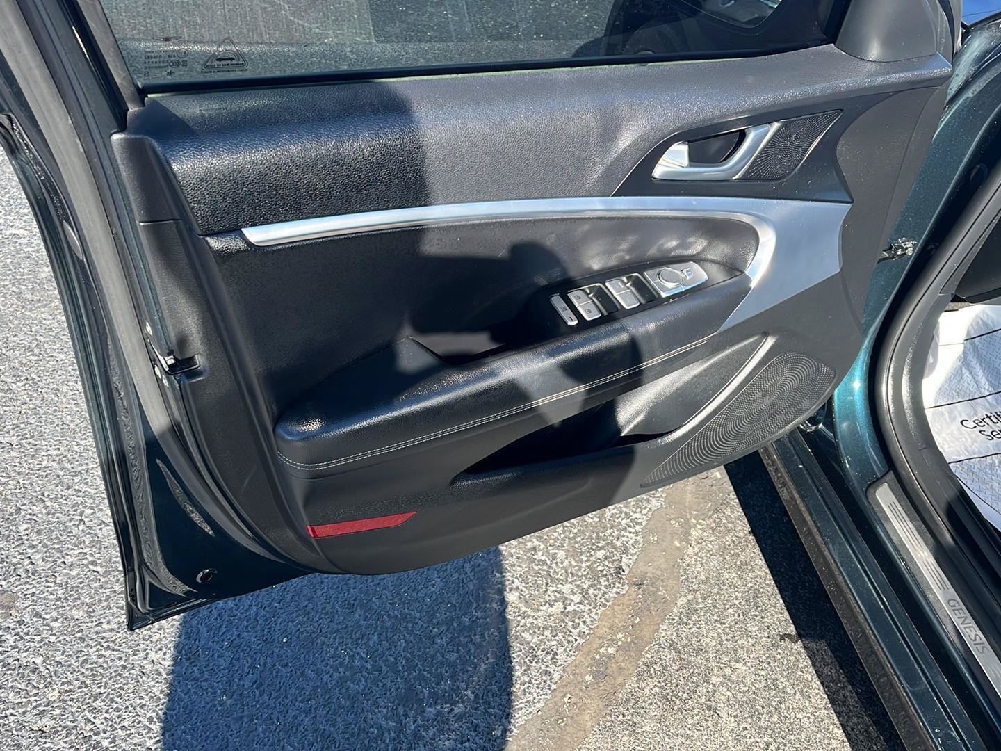 Used 2023 Genesis G70 2.0T AWD/4WD image 18