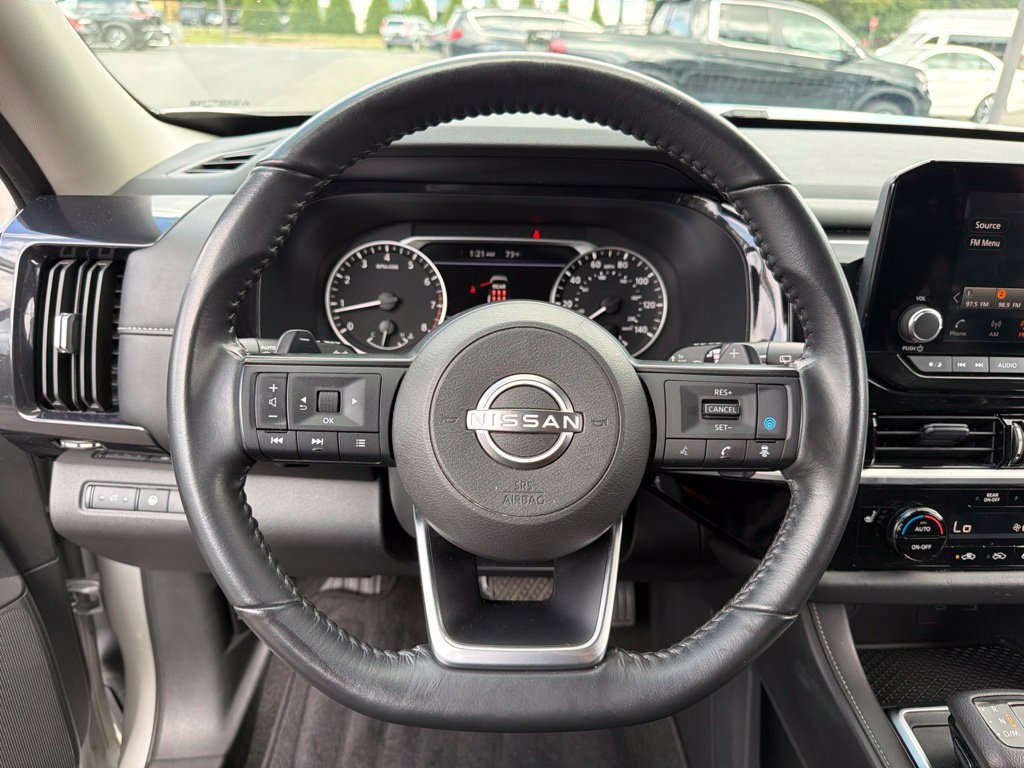 Used 2024 Nissan Pathfinder SV FWD image 15