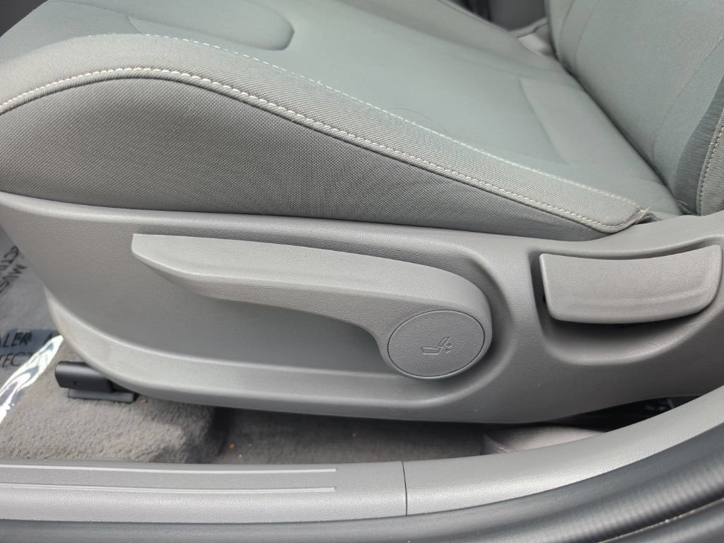 Used 2024 Hyundai Elantra SEL FWD image 14