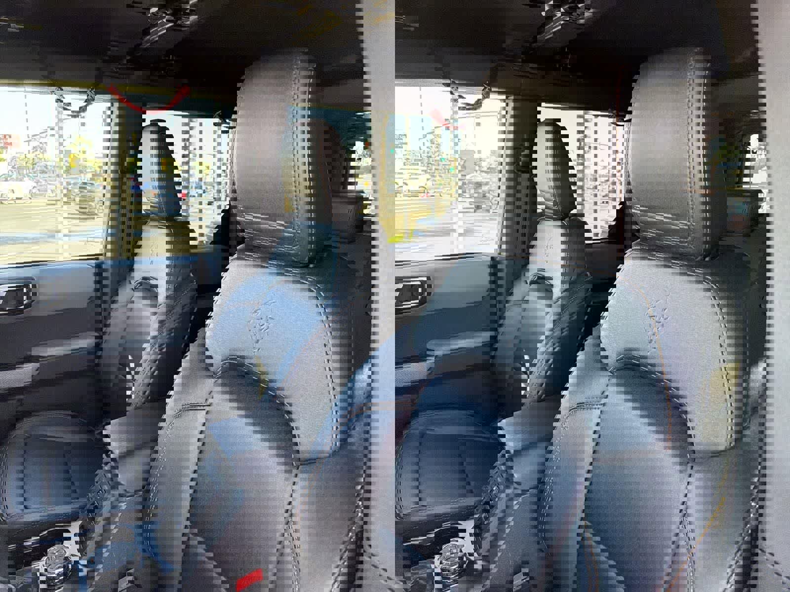 Used 2023 Ford Bronco Badlands image 25