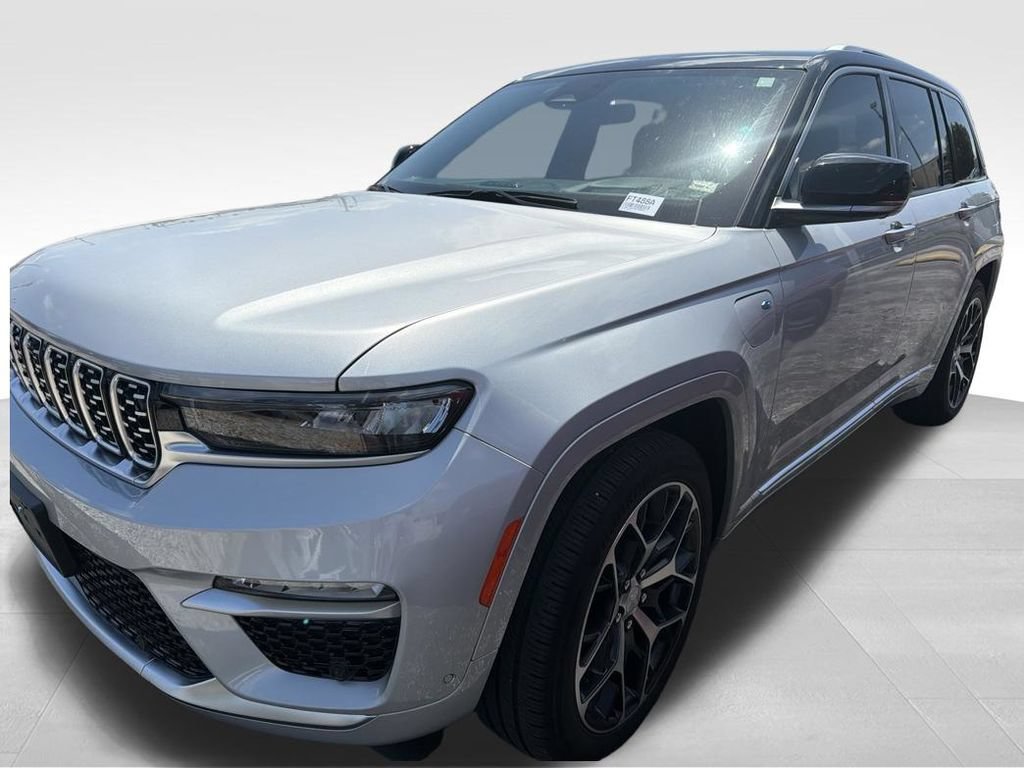 Used 2022 Jeep Grand Cherokee Summit AWD/4WD image 7