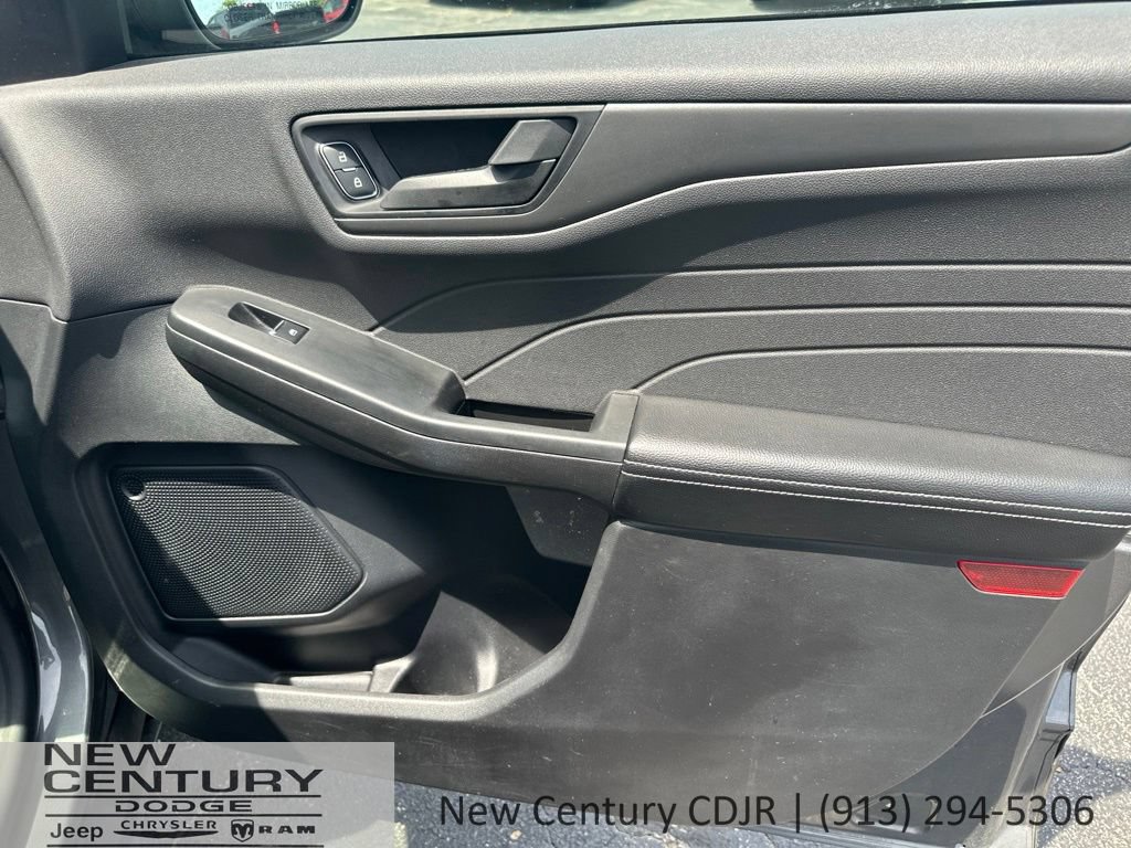 Used 2025 Ford Escape Active AWD/4WD image 21