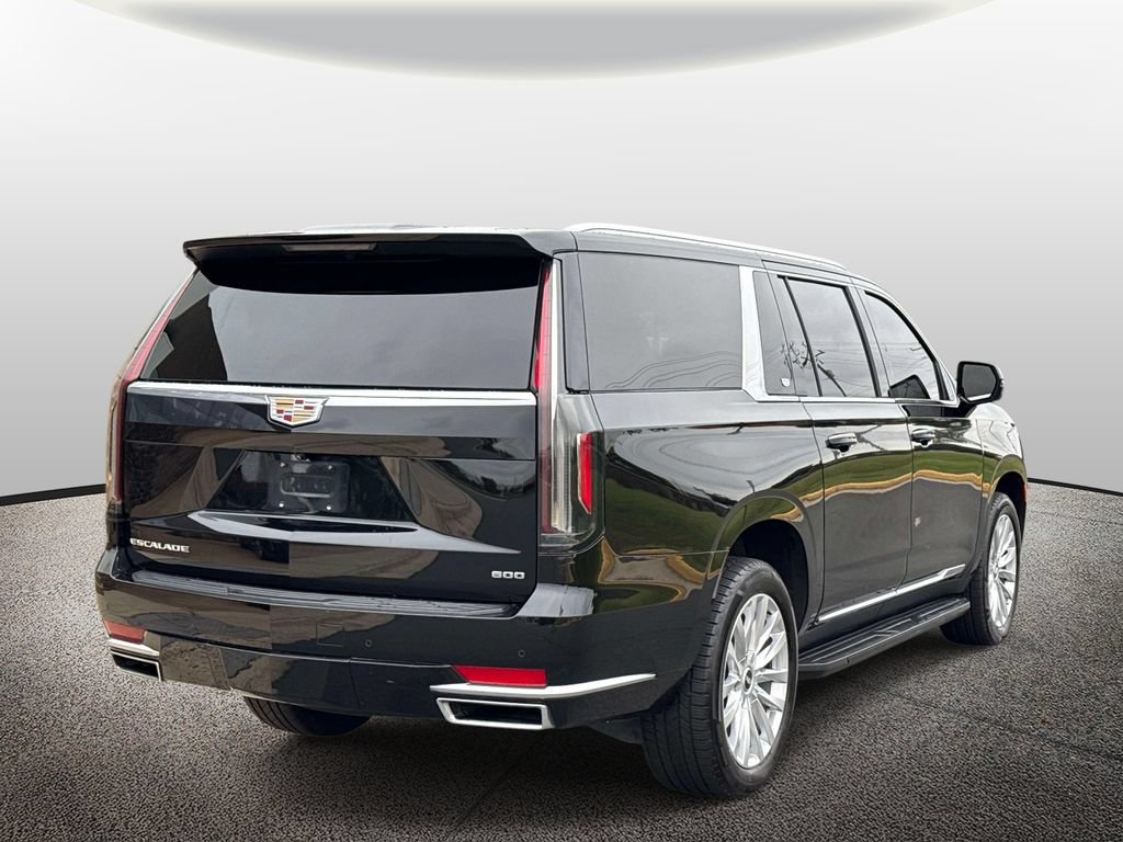 Used 2023 Cadillac Escalade ESV Luxury RWD image 2