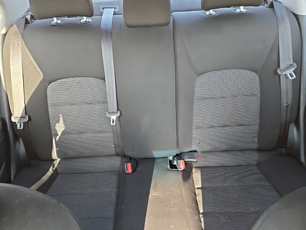 Used 2017 Kia Forte LX image 38