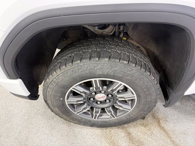 Used 2024 GMC Sierra 1500 AT4 w/ Technology Package AWD/4WD image 12