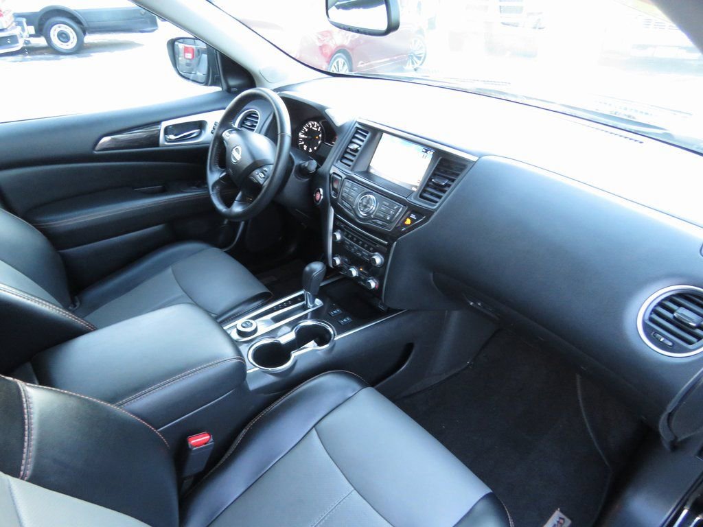 Used 2020 Nissan Pathfinder SL image 15