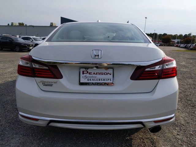 Used 2017 Honda Accord EX image 5