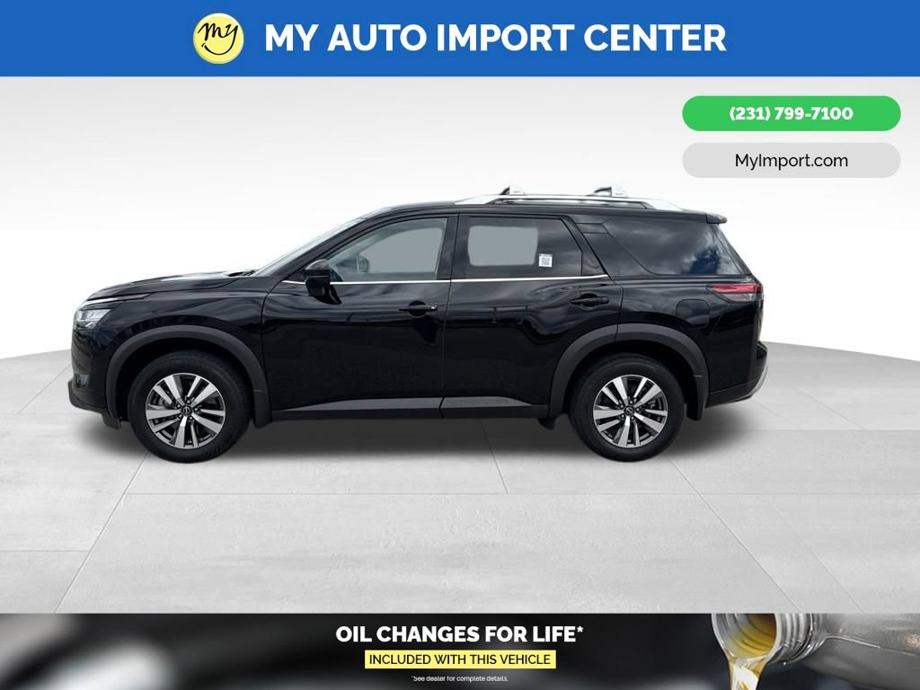 Used 2024 Nissan Pathfinder SL AWD/4WD image 4