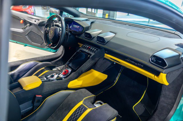 Used 2023 Lamborghini Huracan Tecnica RWD image 36
