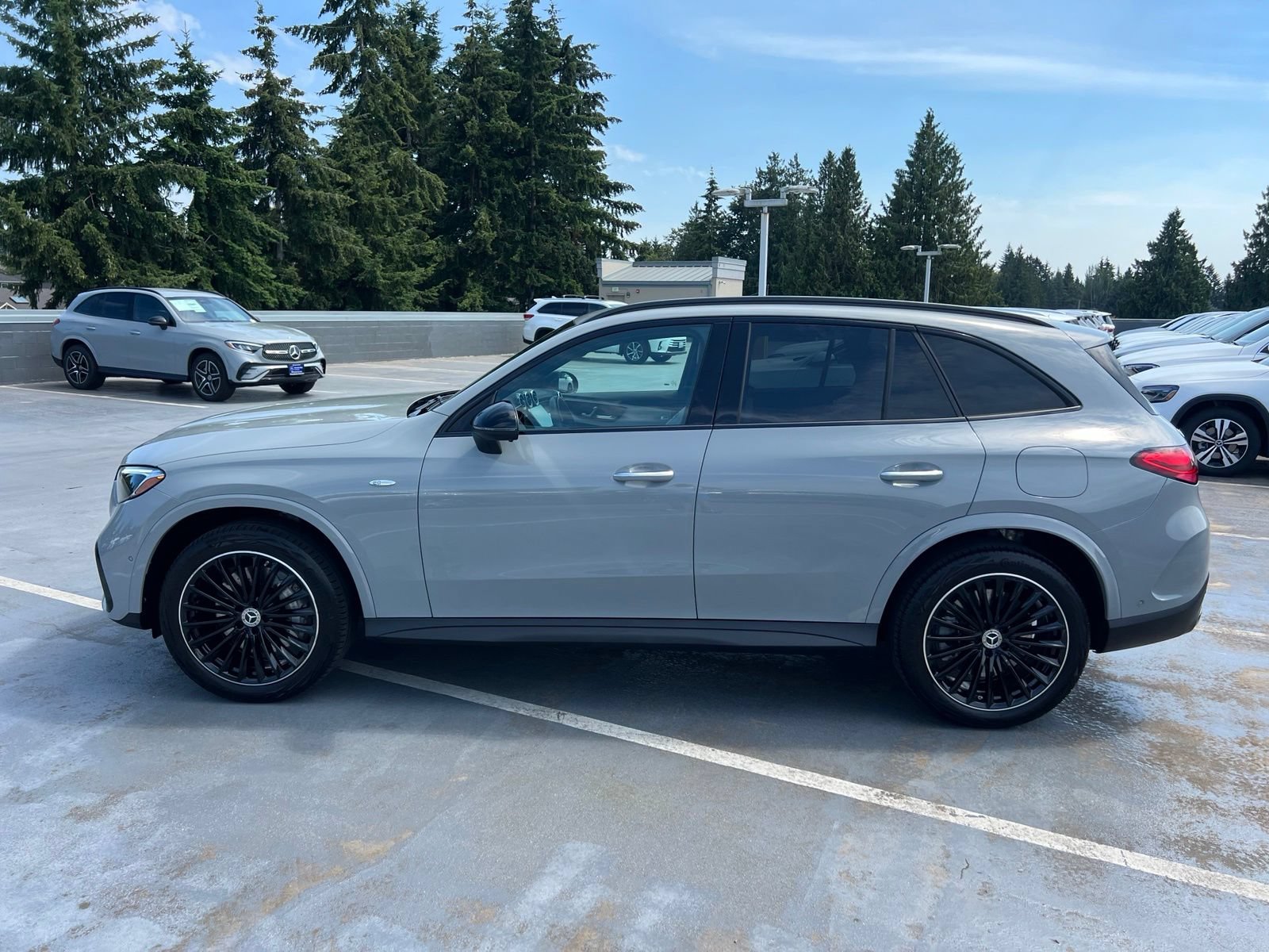 Used 2025 Mercedes-Benz GLC 350e 4MATIC w/ AMG Line image 6