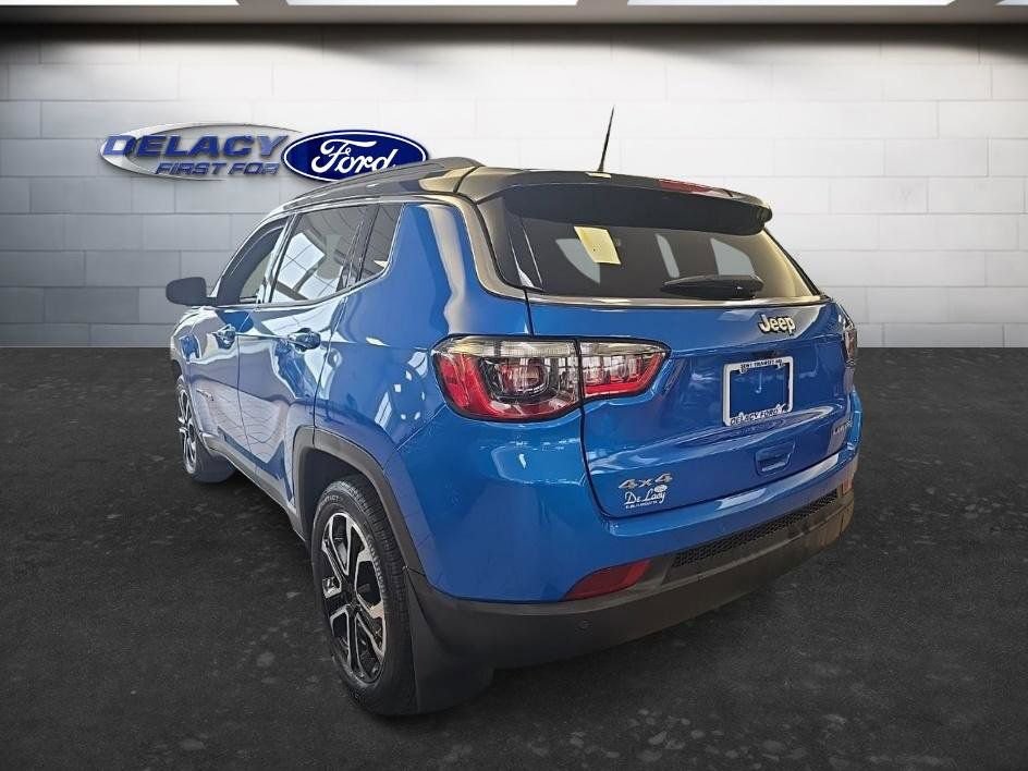 Used 2024 Jeep Compass Limited image 5