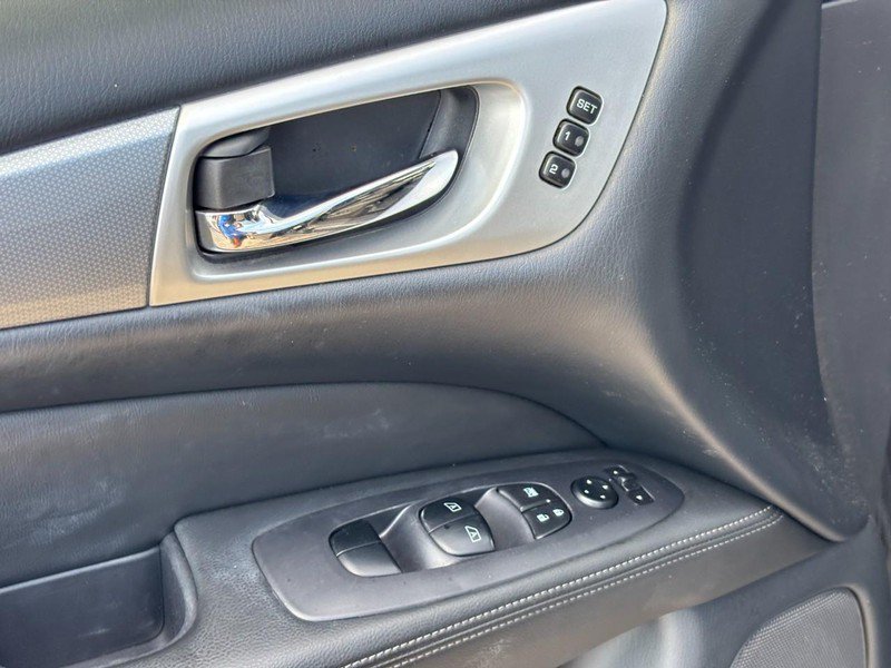 Used 2019 Nissan Pathfinder SL w/ Cargo Package FWD image 19