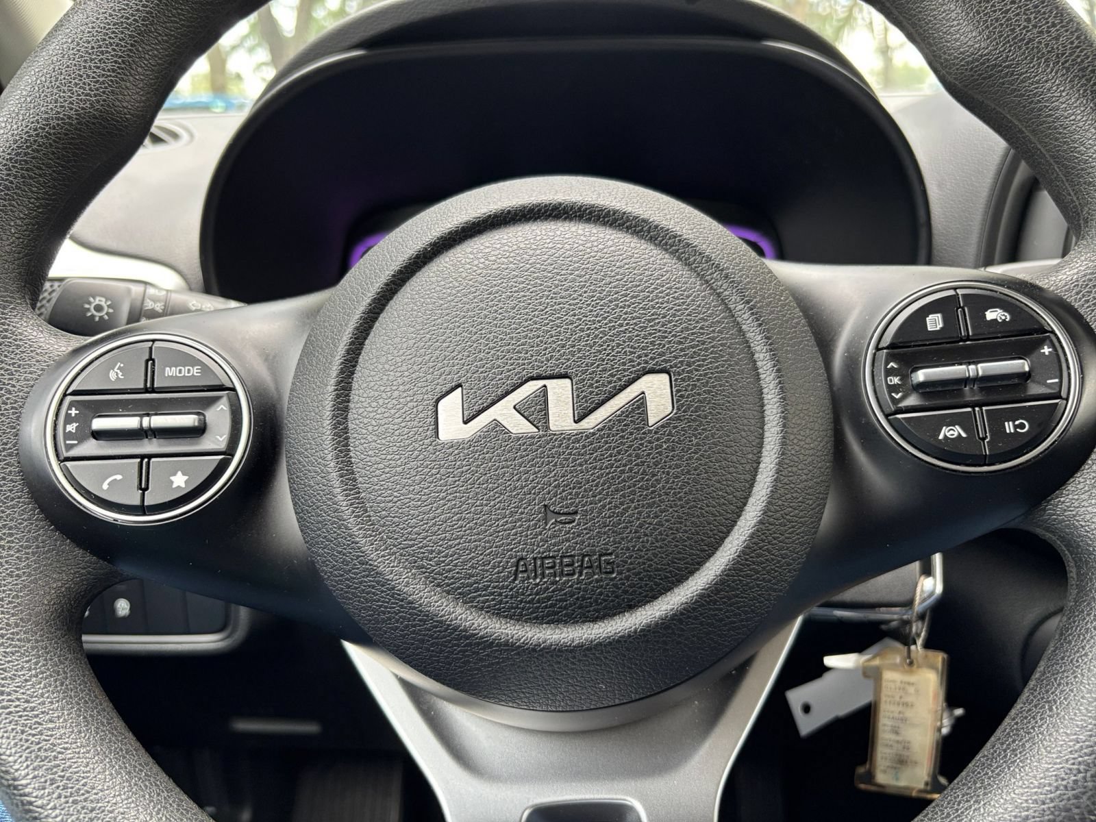 Used 2025 Kia Soul LX w/ LX Technology Package FWD image 25