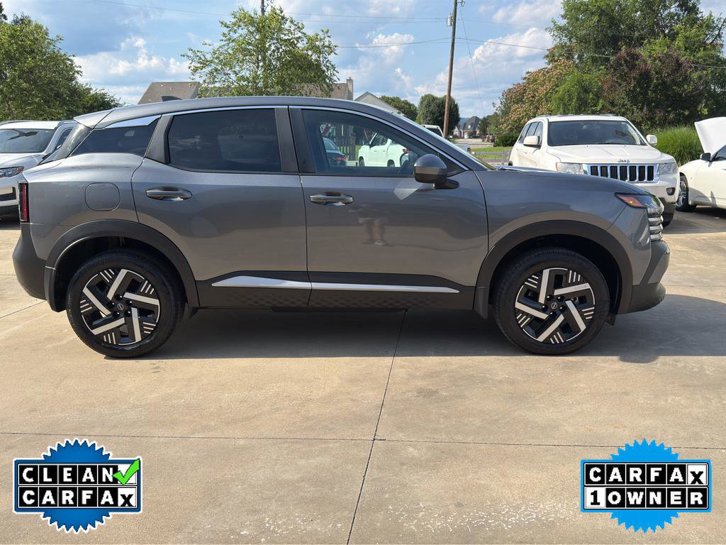 Used 2025 Nissan Kicks SV FWD image 2