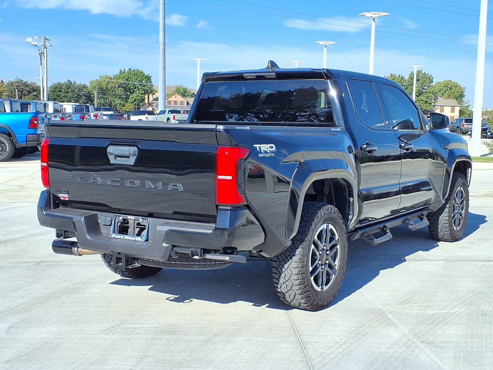 Used 2025 Toyota Tacoma TRD Sport AWD/4WD image 9