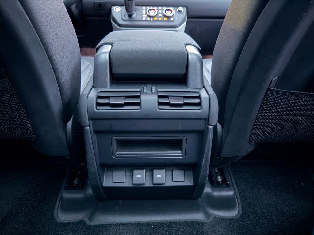 Used 2023 Land Rover Defender 110 X-Dynamic SE image 20