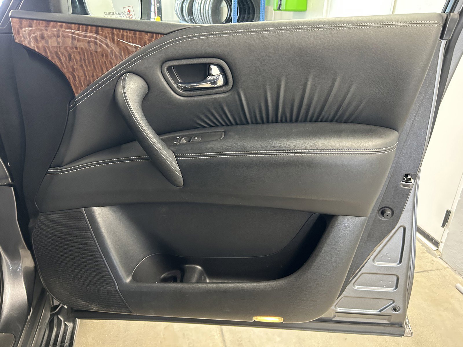 Used 2017 Nissan Armada Platinum image 19