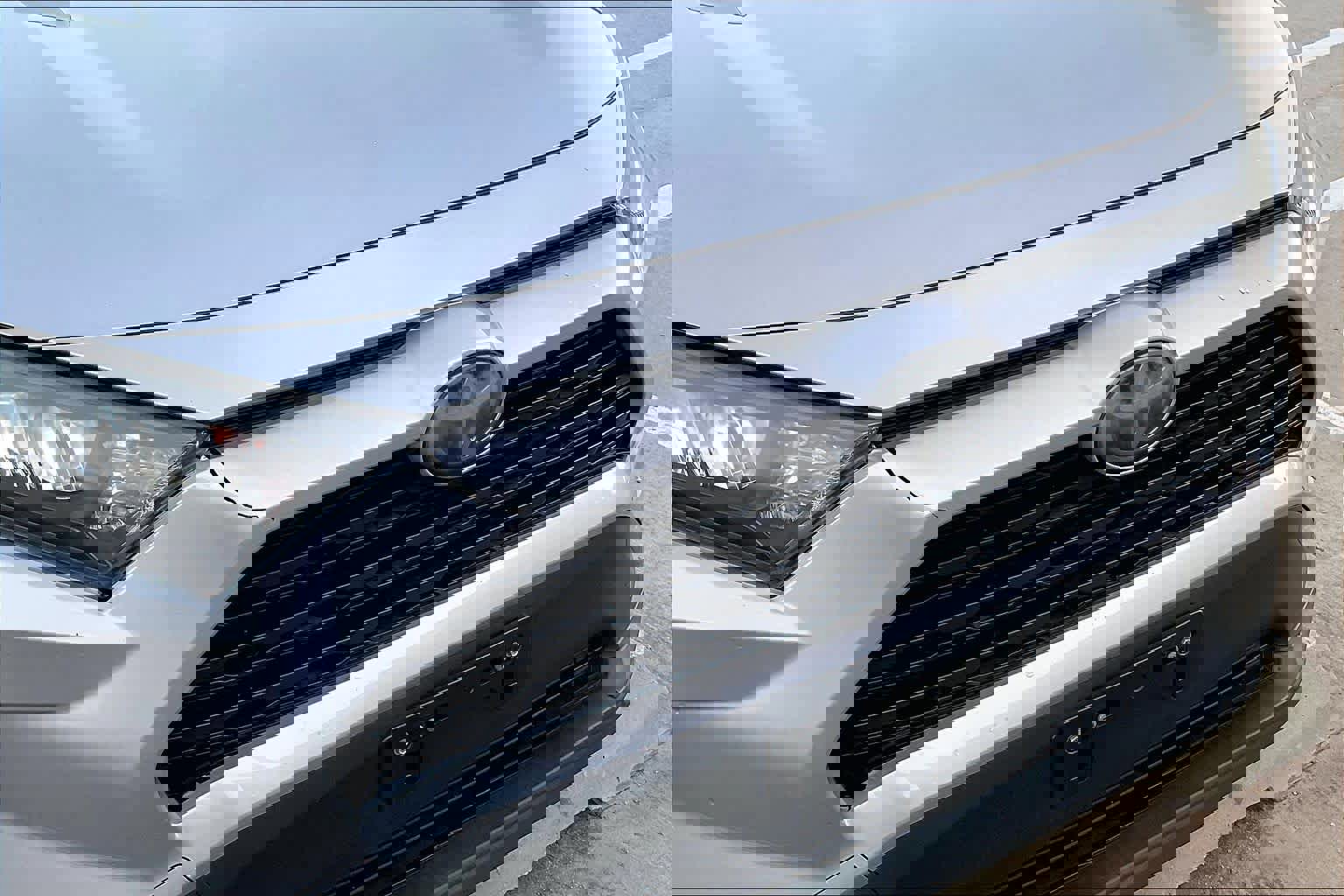 Used 2019 Toyota RAV4 LE image 29