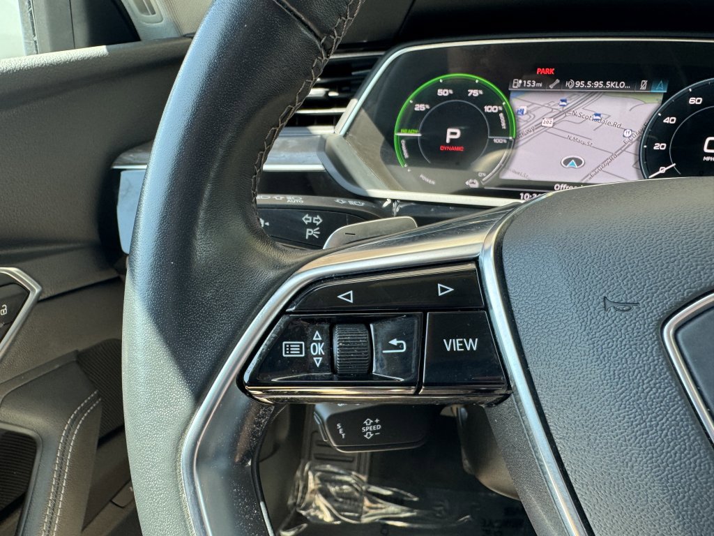 Used 2022 Audi e-tron Premium AWD/4WD image 35