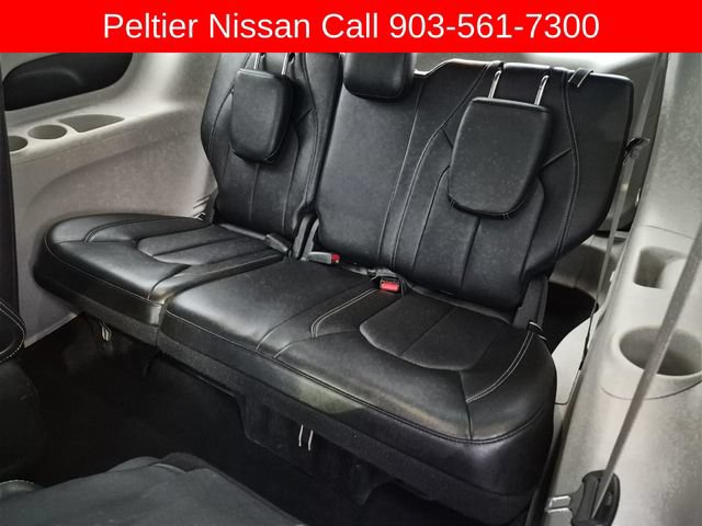 Used 2024 Chrysler Pacifica Limited FWD image 25