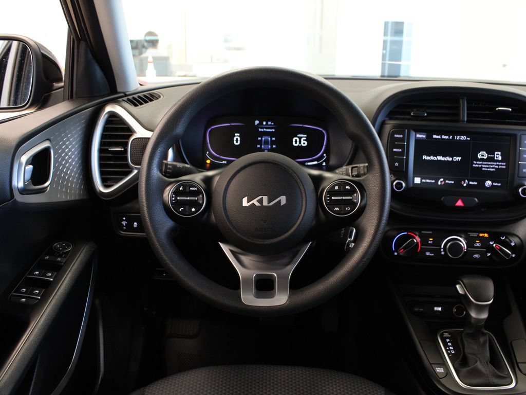 Used 2023 Kia Soul LX FWD image 17