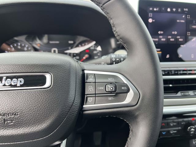 Certified 2025 Jeep Compass Limited image 17