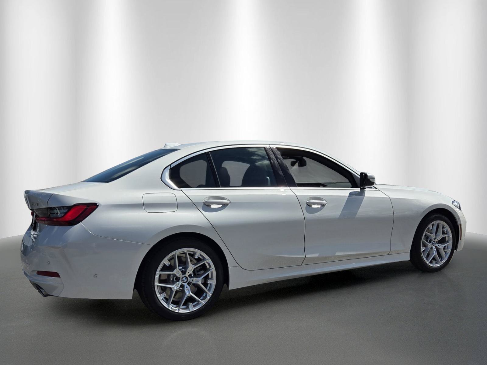 Certified 2025 BMW 330i Sedan RWD image 7