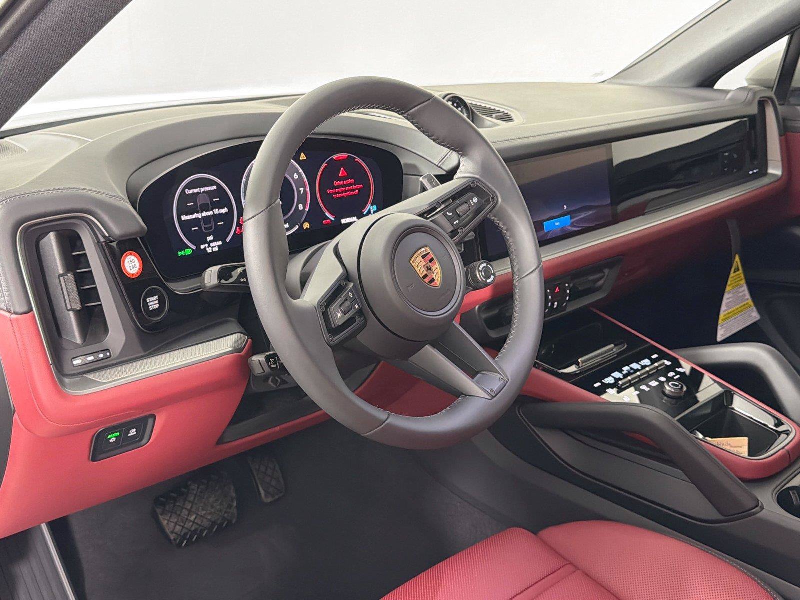 Certified 2026 Porsche Cayenne Coupe AWD/4WD image 4