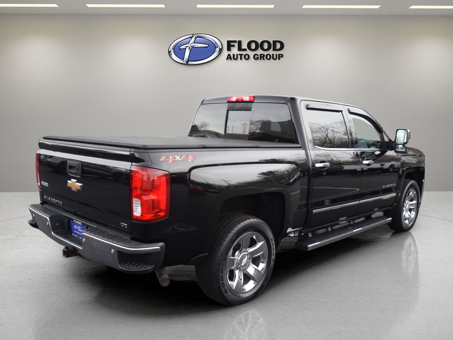 Used 2018 Chevrolet Silverado 1500 LTZ w/ LTZ Plus Package AWD/4WD image 4